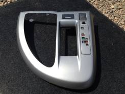 Консоль центральная. Toyota Ractis, NCP100 Двигатель 1NZFE