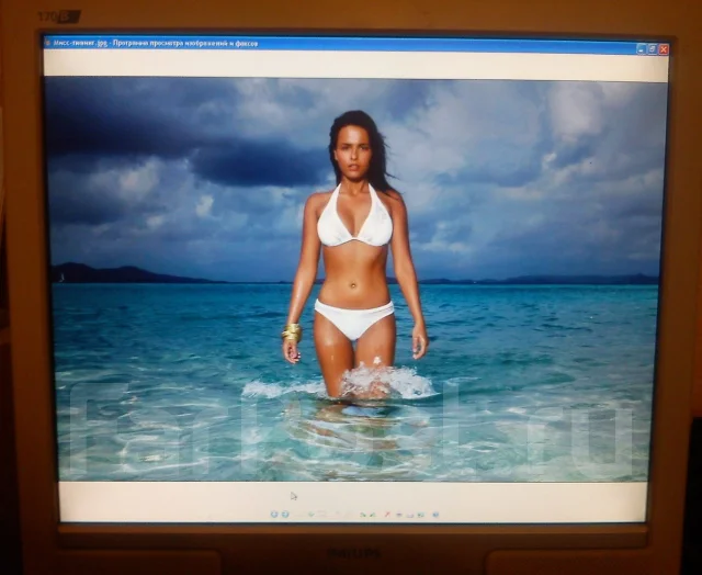Philips. 17", ���������� �� (LCD, LED, QLED) ����