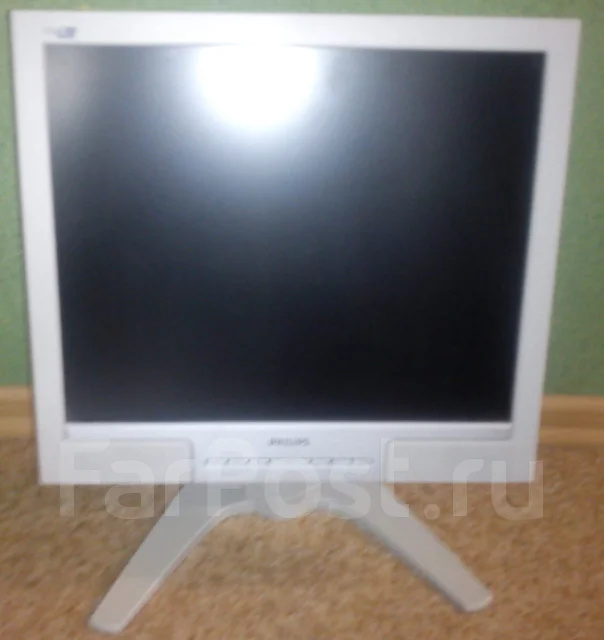 Philips. 17", ���������� �� (LCD, LED, QLED) ����