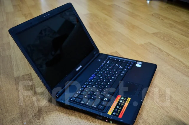 Samsung R410. ���� 160���, WiFi: 1, Bluetooth: 1, ����������� �� 2��. ����
