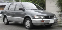 Mitsubishi Space Wagon ����