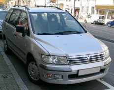Mitsubishi Space Wagon ����