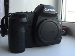 Canon EOS 5D Mark II ����