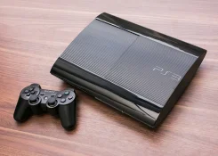 Sony PlayStation 3 Super Slim ����