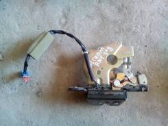 Замок двери. Honda Stream, RN1 Двигатель D17A