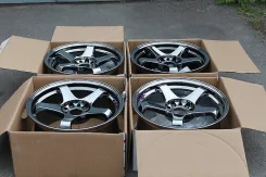 URAS. 8.0x17", 5x114.3, ET35, �� 73,1���. ����