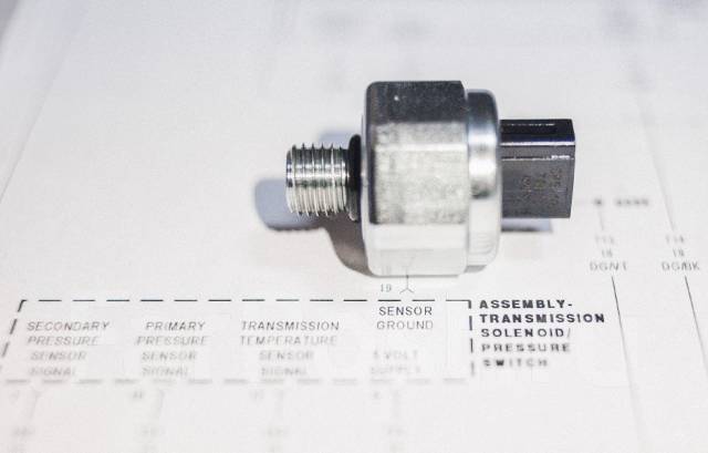 датчик давления масла jf011e
