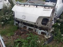 Передняя часть автомобиля. Mazda Bongo, SK82M Nissan Vanette