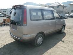 Стекло боковое. Toyota Noah