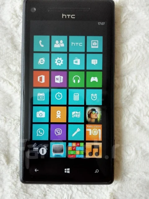 HTC Windows Phone 8x ����