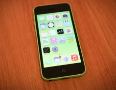 Apple iPhone 5c 16Gb ����