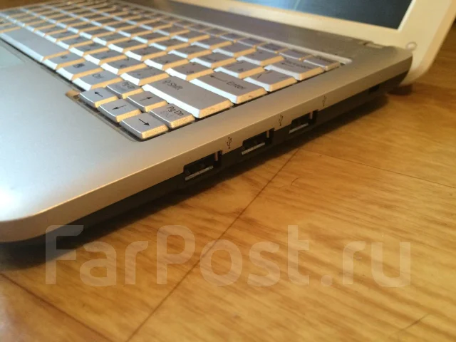 Sony VAIO VPC-M13M1R. 1,8����, ��� 1024 ��, ���� 250���, WiFi: 1 ����