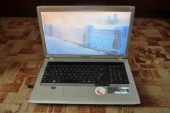 Samsung R730. 17.3", 2,4����, ��� 4 ��, ���� 500���, WiFi, Bluetooth, ����������� �� 2��. ����