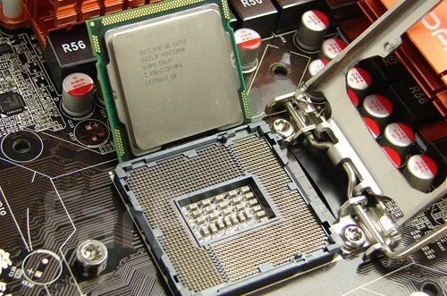 Intel Pentium G6950 ����