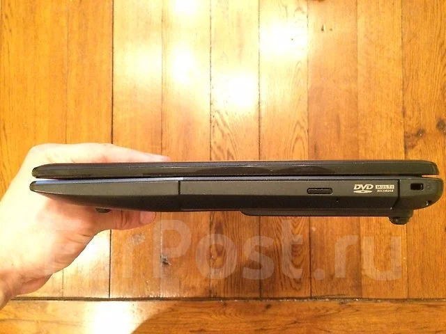 Asus X55VD. 2,4����, ��� 4 ��, ���� 320���, WiFi: 1, Bluetooth: 1, ����������� �� 4��. ����