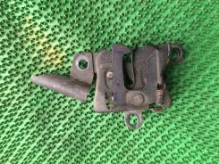 Замок капота. Subaru Legacy Wagon, BG5 Subaru Legacy, BG7, BD4, BD5, BG9, BG3, BG4, BG5, BD2, BD3, BGA, BGB, BD9, BGC, BG2 Двигатели: EJ20, EJ20D, EJ2...