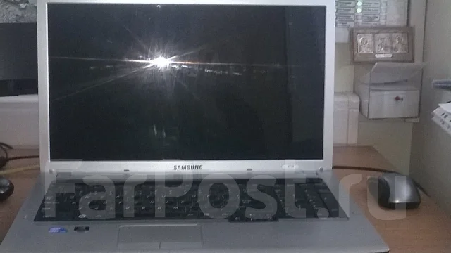 Samsung R730. 2,6����, ��� 4 ��, ���� 500���, WiFi: 1, Bluetooth: 1, ����������� �� 1��. ����