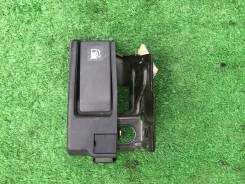 Ручка открывания бензобака. Subaru Legacy, BE5, BF7, BC5, BG9, BF3, BG5, BD3, BGA, BHC, BE9, BEE, BCA, BCM, BC4, BG4, BD2, BFB, BCL, BC3, BG7, BD5, BH...