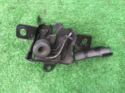 Замок капота. Subaru Legacy, BD4, BG7, BD5, BG9, BG3, BG4, BG5, BD2, BD3, BGA, BGB, BD9, BGC, BG2, BG5242547 Двигатели: EJ20, EJ20D, EJ22E, EJ20H, EJ2...