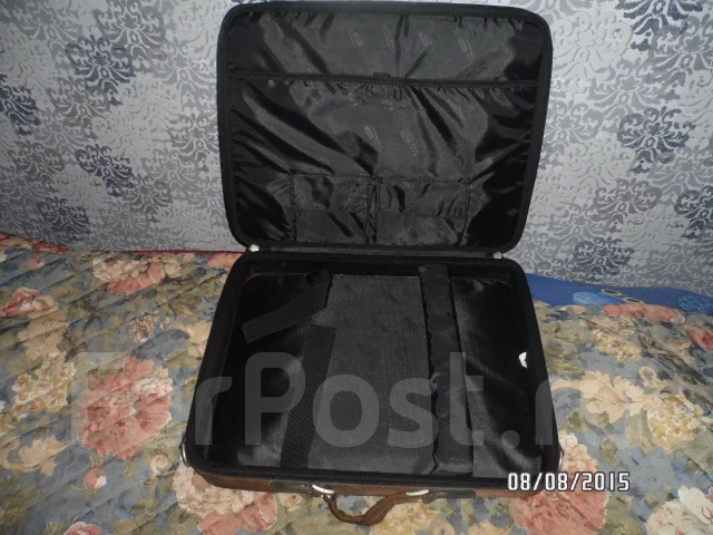 Samsung R720. 2,4����, ��� 4 ��, ���� 320���, WiFi: 1, Bluetooth: 1, ����������� �� 4��. ��� ����� �� ������ ����