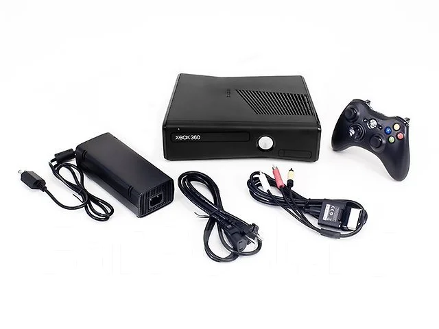 Microsoft Xbox 360 E. ��� ����� �� ������������ ����