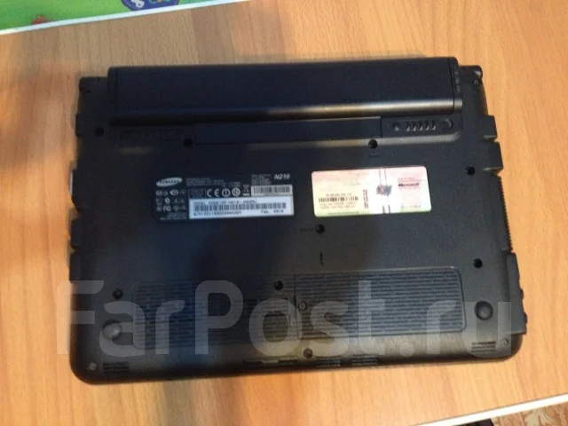 Samsung N210. 166����, ��� 1024 ��, ���� 217���, WiFi: 1, Bluetooth: 1, ����������� �� 7��. ����