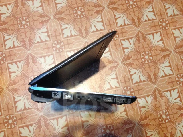 Samsung N210. 166����, ��� 1024 ��, ���� 217���, WiFi: 1, Bluetooth: 1, ����������� �� 7��. ����