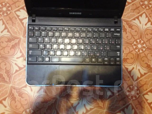 Samsung N210. 166����, ��� 1024 ��, ���� 217���, WiFi: 1, Bluetooth: 1, ����������� �� 7��. ����