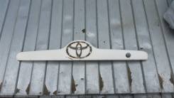 Дверь багажника. Toyota Corolla