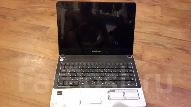 eMachines D440. 2,2����, ��� 2048 ��, ���� 1���, WiFi: 1, ����������� �� 4��. ����