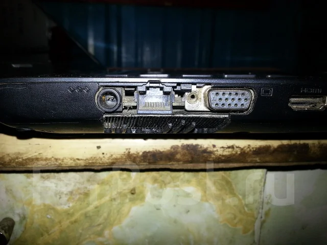 Samsung R425. 2,1����, ��� 4 ��, ���� 320���, WiFi: 1, ����������� �� 2��. ����