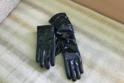 Перчатки.