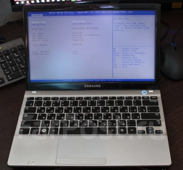 Samsung 350U2B. 2,3����, ��� 4 ��, ���� 500���, WiFi: 1, Bluetooth: 1 ����