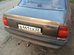 Стекло заднее. Opel Omega