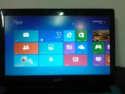 Acer Aspire One 756-877B1bb. 1,4����, ��� 2048 ��, ���� 500���, WiFi, Bluetooth, ����������� �� 5��. ����