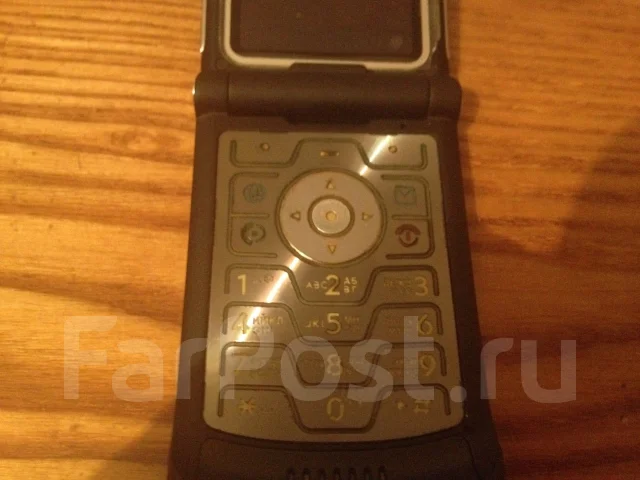 Motorola RAZR V3 ����
