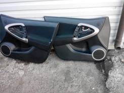 Обшивка двери. Toyota RAV4
