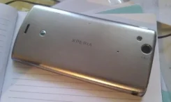 Sony Ericsson Xperia arc. �/�