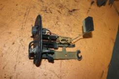 Крепление топливного насоса. Toyota Caldina, ST215, AT211G, AT211, ST210G, ST215W, ST215G, ST210 Toyota Corona Premio, AT210, ST215, AT211, ST210