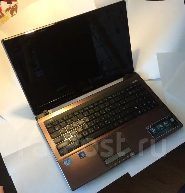 Asus K53E. 2,3����, ��� 4 ��, ���� 320���, WiFi: 1, Bluetooth: 1, ����������� �� 4��. ����