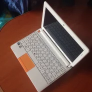 Acer Aspire One Happy2-N578Qoo. 1,6����, ��� 2048 ��, ���� 2���, WiFi, Bluetooth, ����������� �� 4��. ����