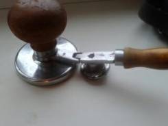 Машинки закаточные.