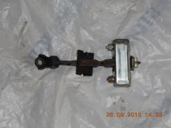 Доводчик двери. Toyota Land Cruiser, HDJ100, HDJ101 Двигатели: 1HDFTE, 1HDT