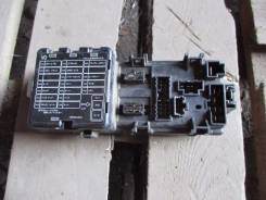 Блок предохранителей салона. Mitsubishi Pajero, V24WG, V24V, V24W