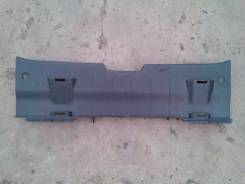Панель замка багажника. Toyota Vitz, KSP90, NCP91, SCP90 Toyota Yaris, NCP91, ZSP90, KSP90 Двигатели: 1NZFE, 2SZFE, 1KRFE, 2ZRFE