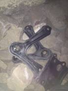 Крепление балки подвески. Toyota RAV4, ACA31, ACA31W, ACA36, ACA36W Двигатель 2AZFE
