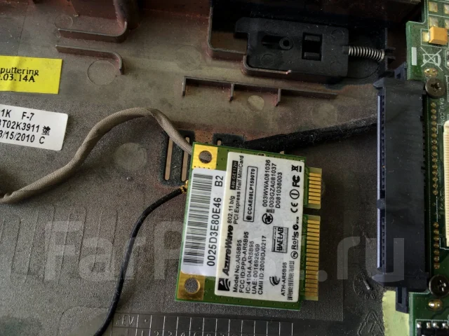 Asus Eee PC 1005PE. 16����, ��� 2048 ��, ���� 1���, WiFi: 1, Bluetooth: 1, ����������� �� 14��. ����