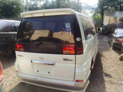 Nissan Elgrand. 3 2