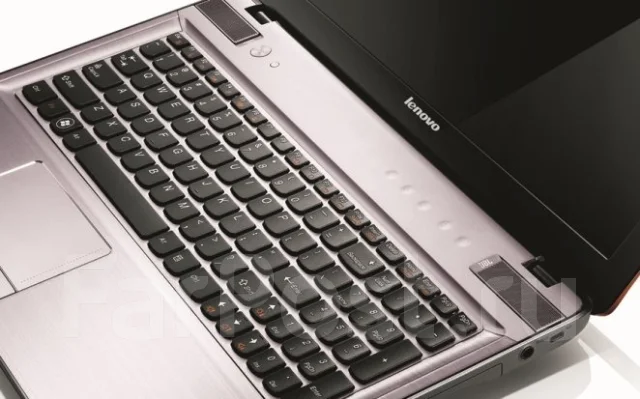 Lenovo IdeaPad Y470. ��� 4 ��, ���� 500���, WiFi: 1, Bluetooth: 1 ����