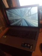 Asus X550V. 2,6����, ��� 4 ��, ���� 500���, WiFi, Bluetooth, ����������� �� 10��.